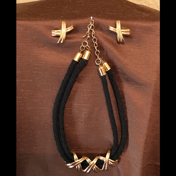 Jewelry - Black corded chocker and matching earrings